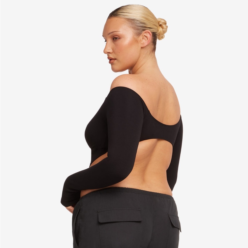CSB Open Back Long Sleeve Cropped Top - Picture 3 of 11